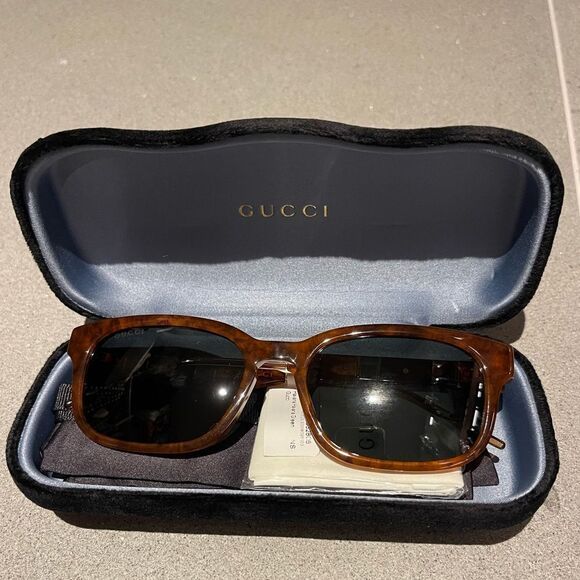 NWT Gucci sunglasses. - Picture 3 of 7